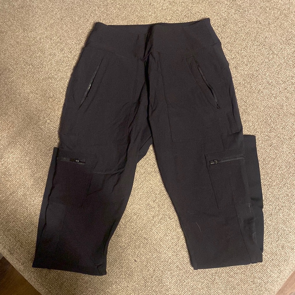 Athleta Headlands Hybrid Cargo Tight 8 Black